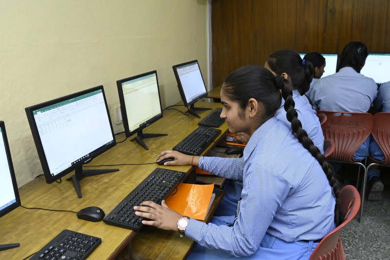 Sulabh School, Computer Lab, 18 June 2024_20240618_135714_0000