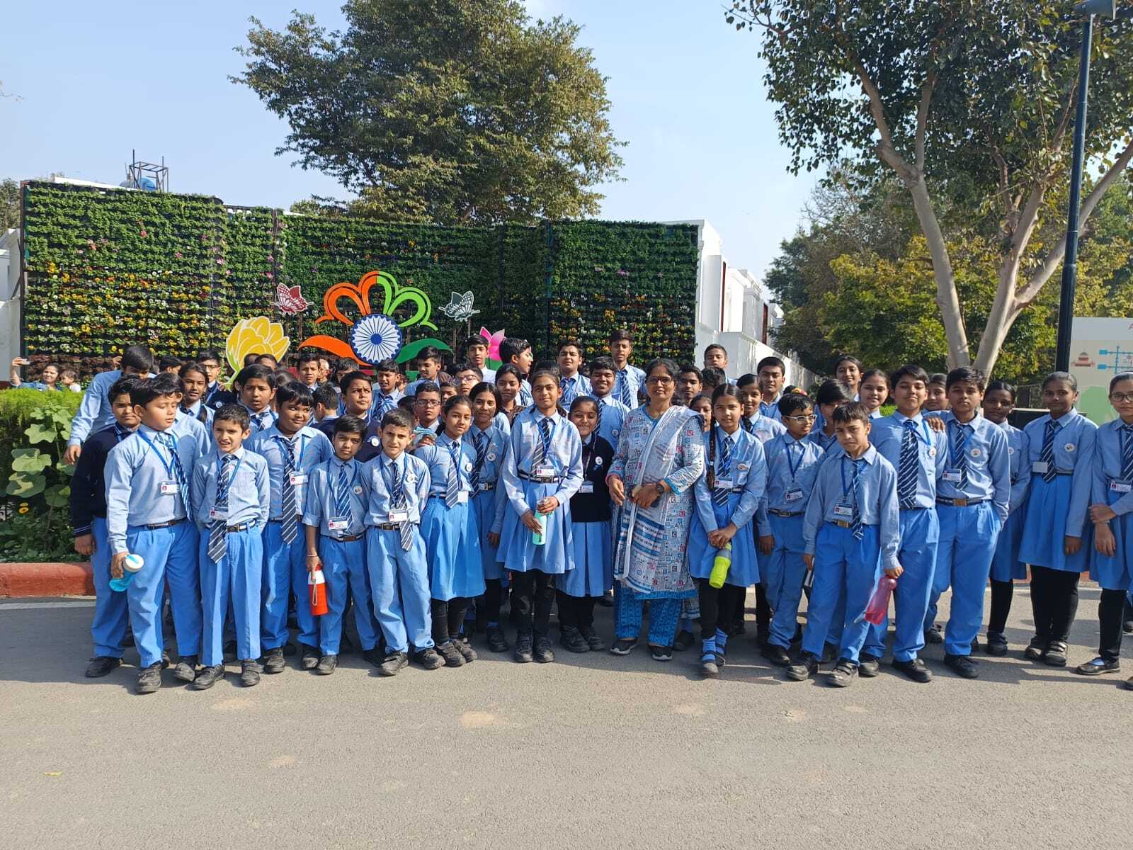 visit-amrit-udyaan-6